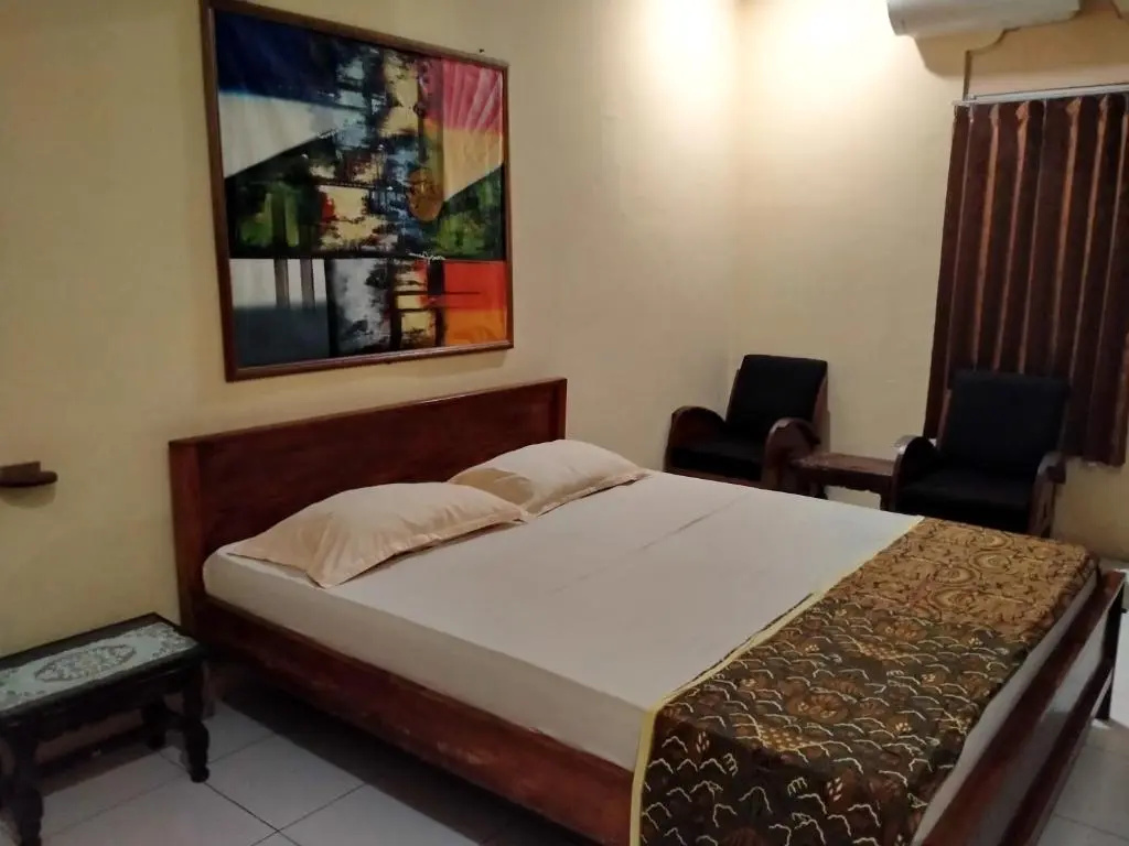 Economy room