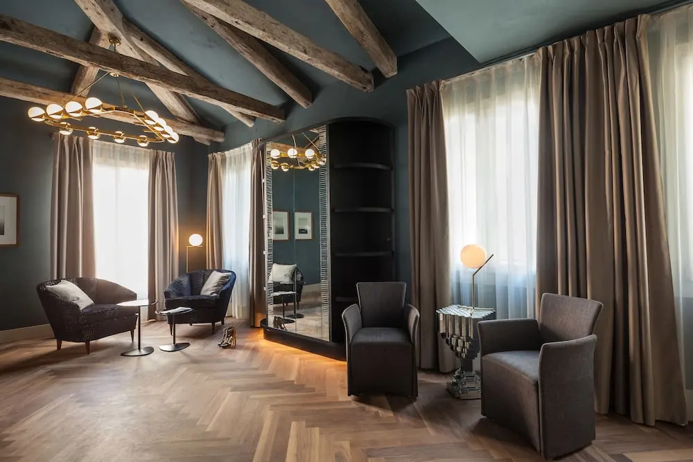 Royal Suite with canal view