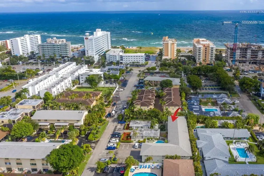 Mid Mari - Gorgeous Nautical Condo Near Beach, Shops & Restaurants- Condo 105