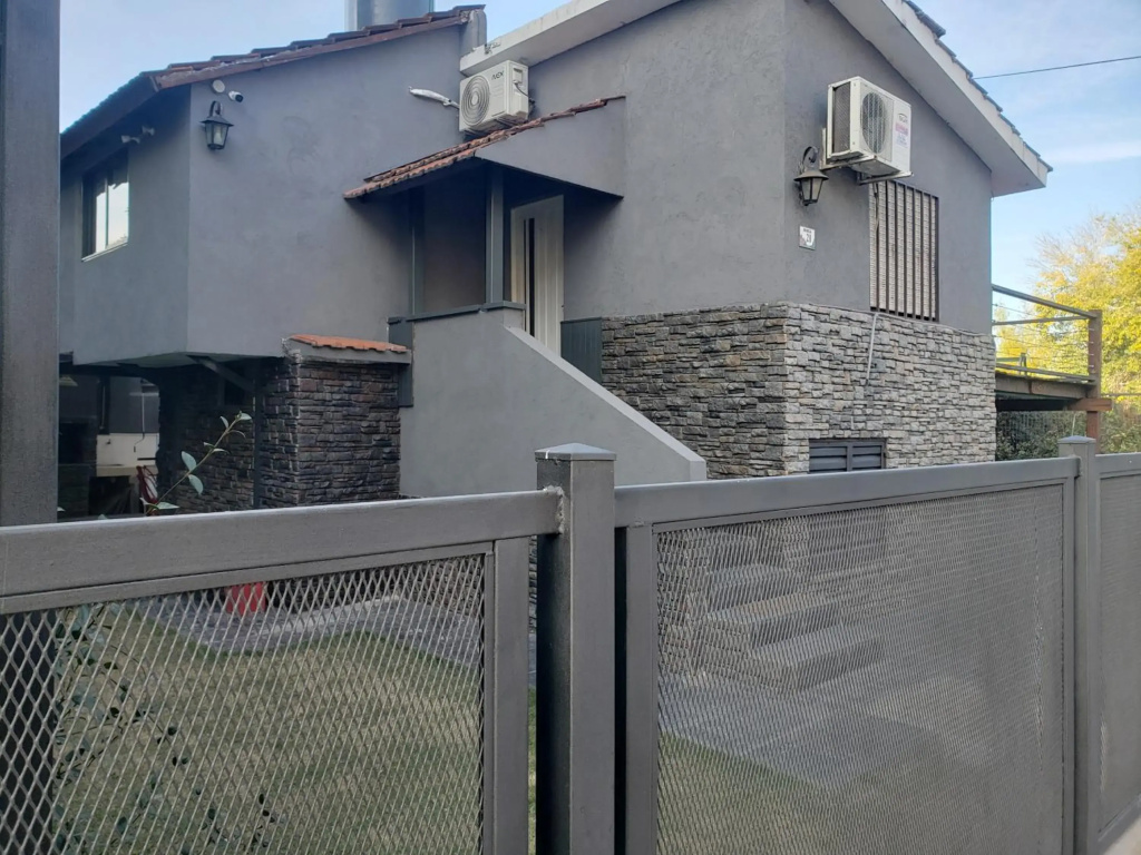 UNICA Casa Centro frente al lago, pileta climatizada, 4 dorm, 3 baños, 3 autos, aire