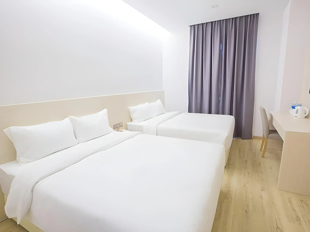 Minimalist Hotel