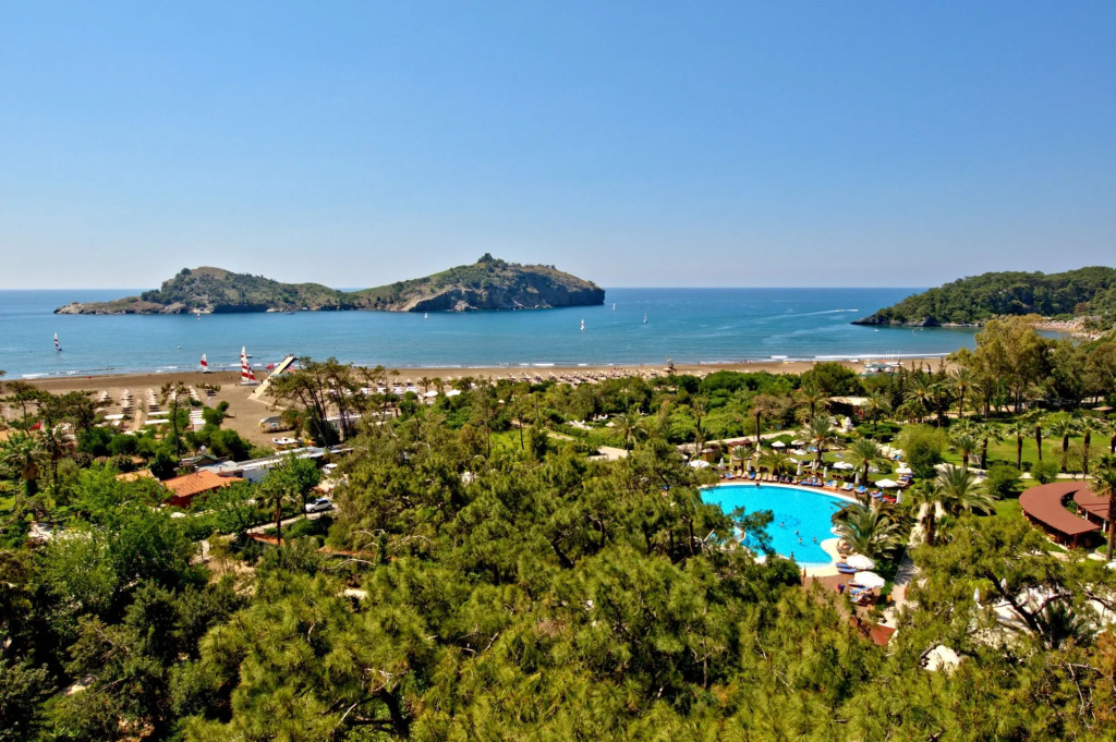 Beach & Waterfront