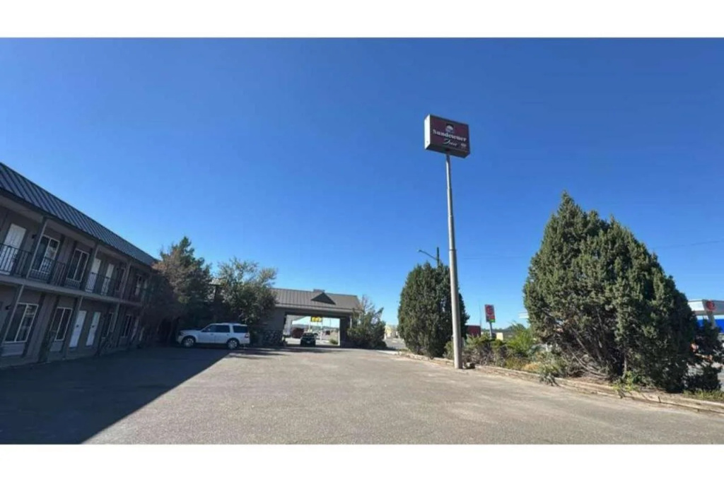 Sundowner Inn Forsyth I 94