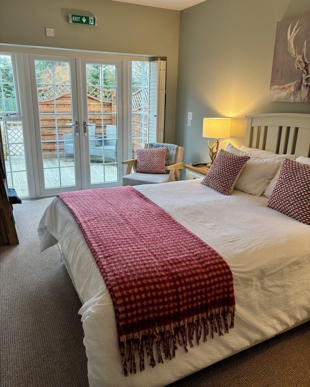 Deluxe Double room (full double bed)