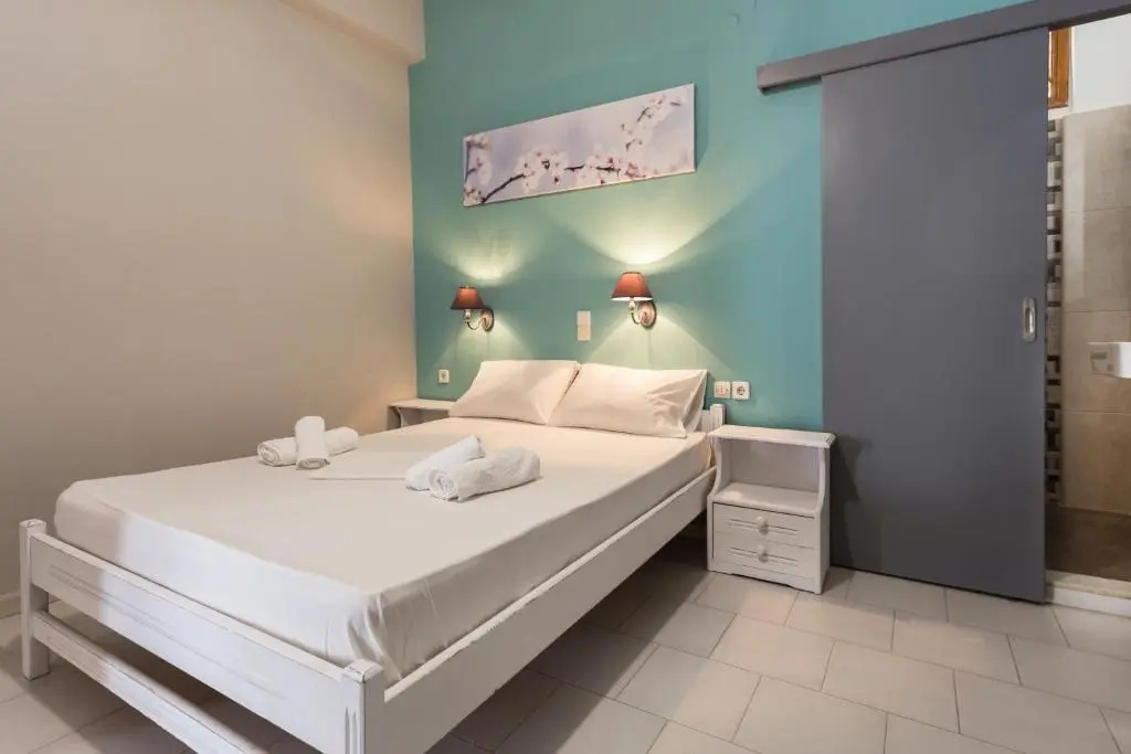 Standard Double room with balcony (full double bed)