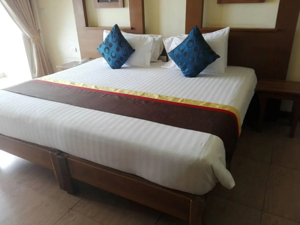 Deluxe Double room beachfront (full double bed)