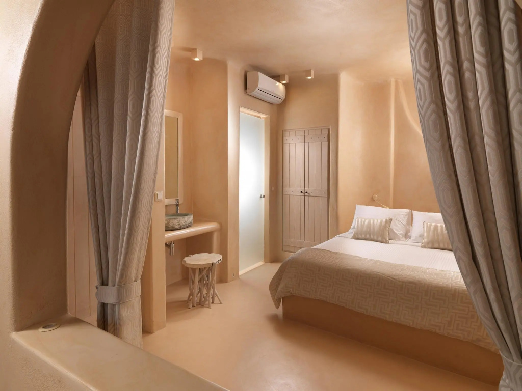 2 Bedrooms Villa
