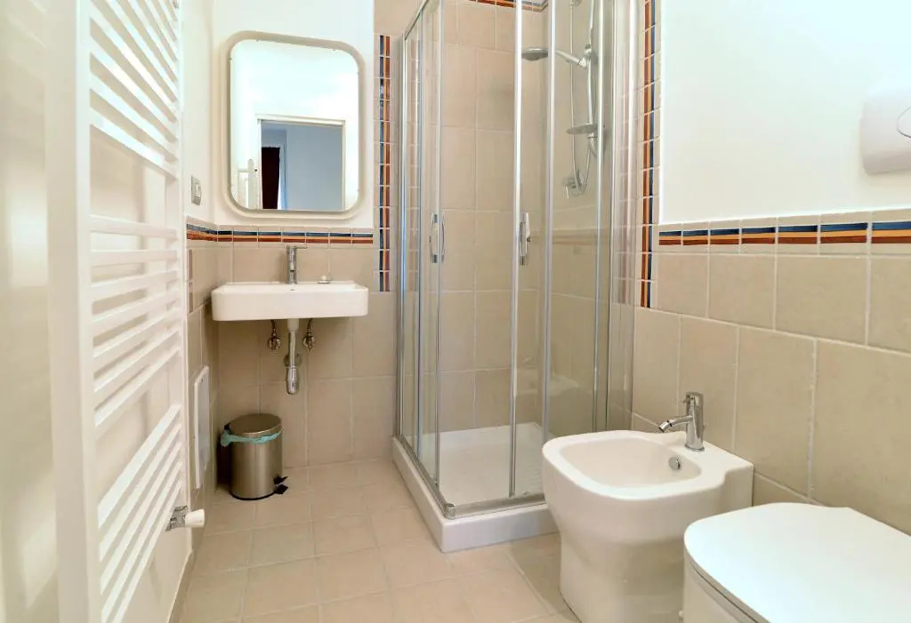 Deluxe Double room with balcony (full double bed)