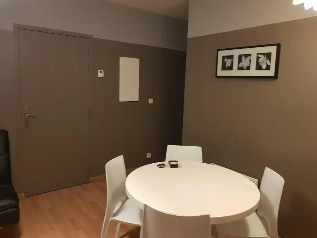 1 Bedroom Apartment with garden view