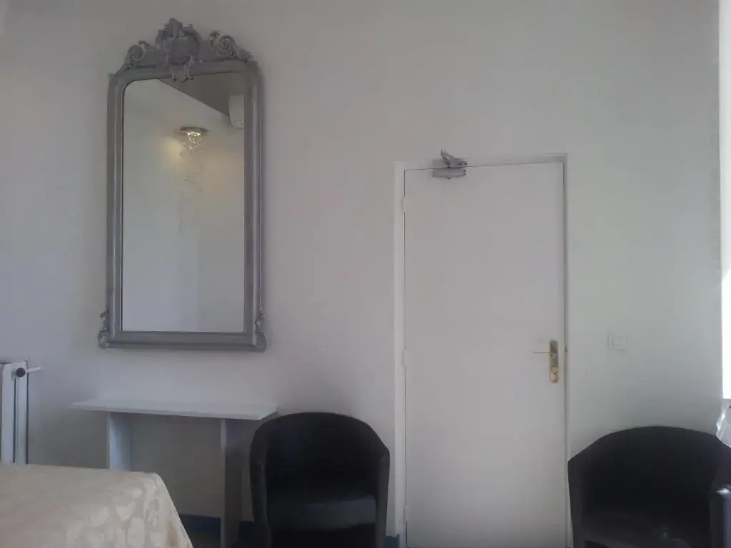 Standard Double room with sea view (full double bed)