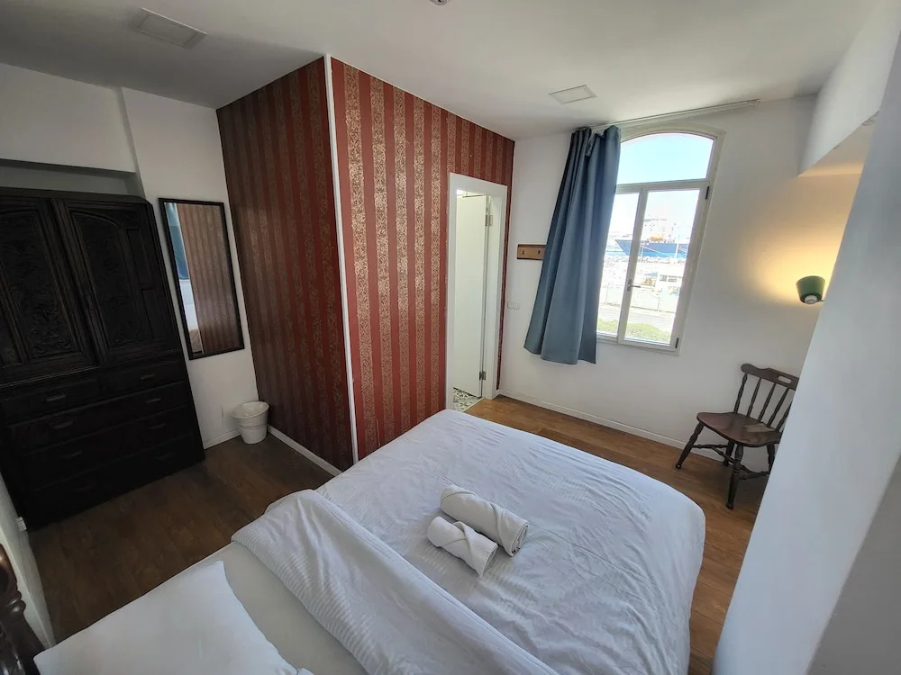 Economy Double room (full double bed)