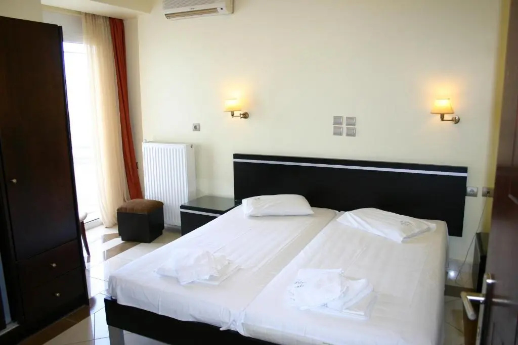 Double room (full double bed)