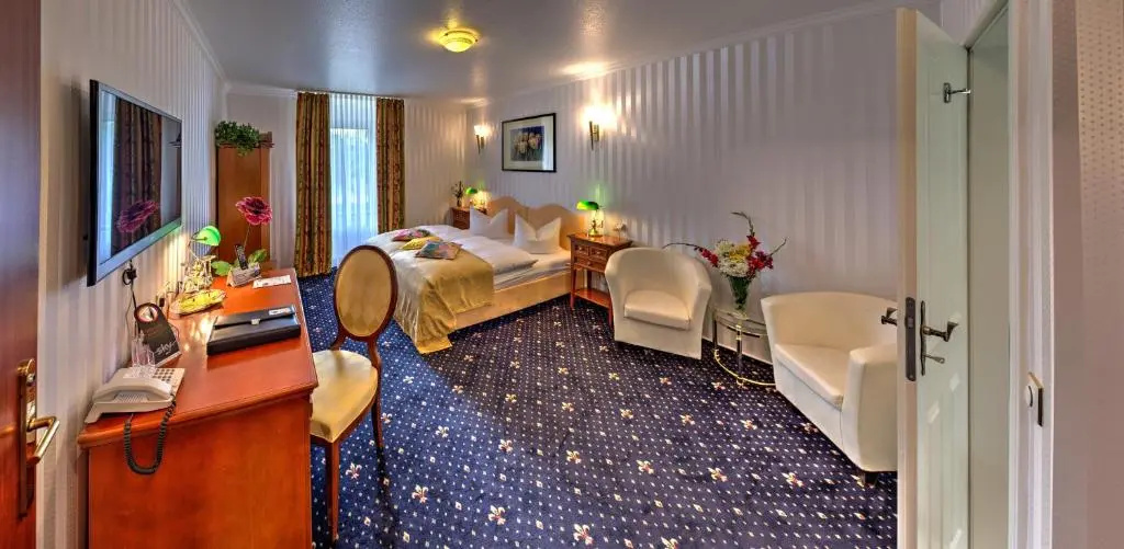 Standard Double room (full double bed)