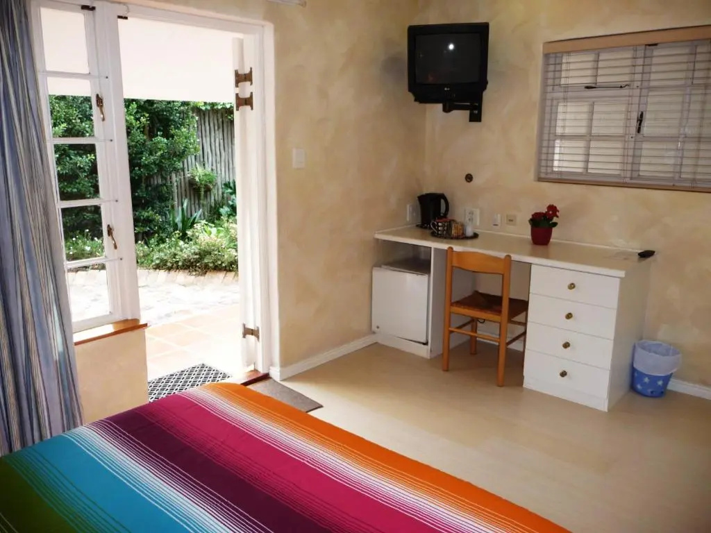 Standard Double room with garden view (full double bed)