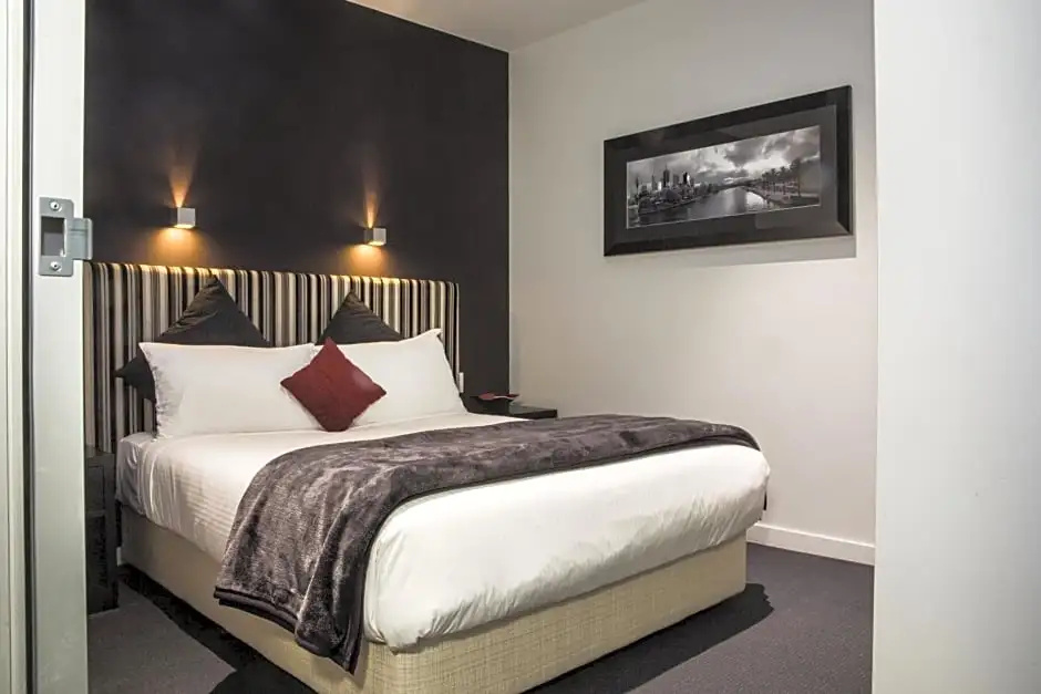 1 Bedroom Double Apartment (full double bed)