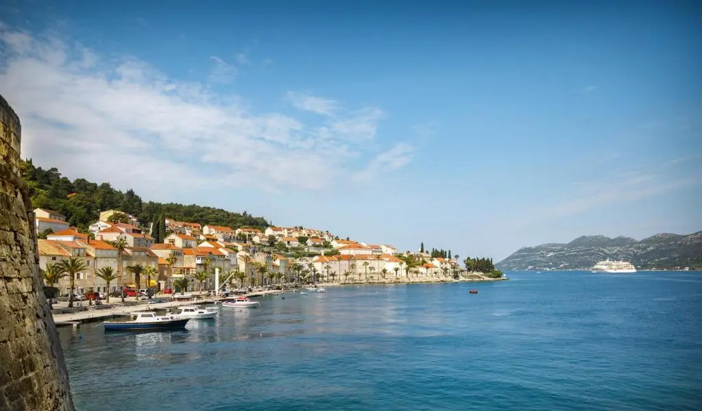 Beach & Waterfront