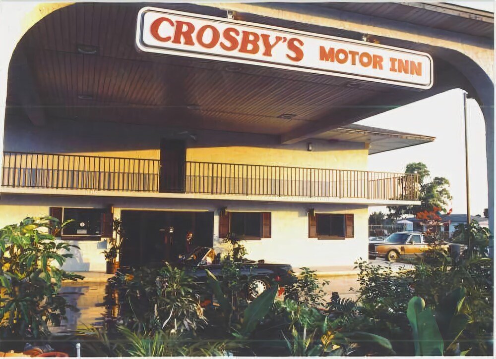 Crosby's Motor Inn image