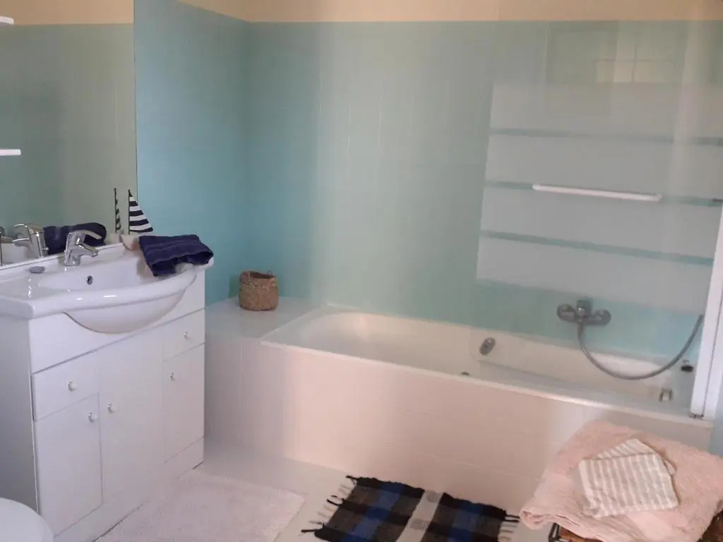 Economy Double room (twin beds)