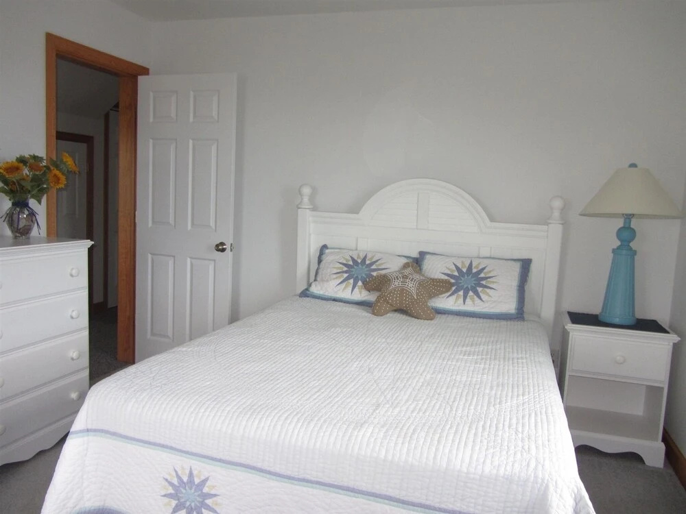 Spartina 3 Bedroom Cottage by RedAwning
