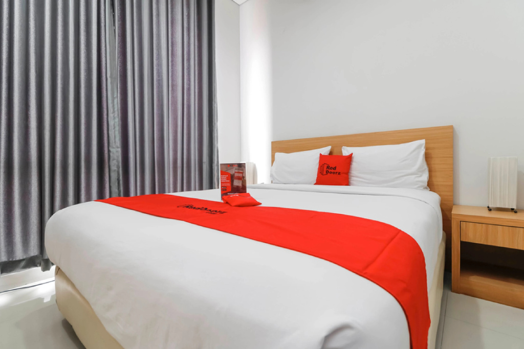 RedDoorz Plus @ Kelapa Dua Kebon Jeruk - Chambres