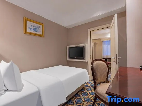 2 Bedrooms Deluxe Double Family Suite (full double bed)