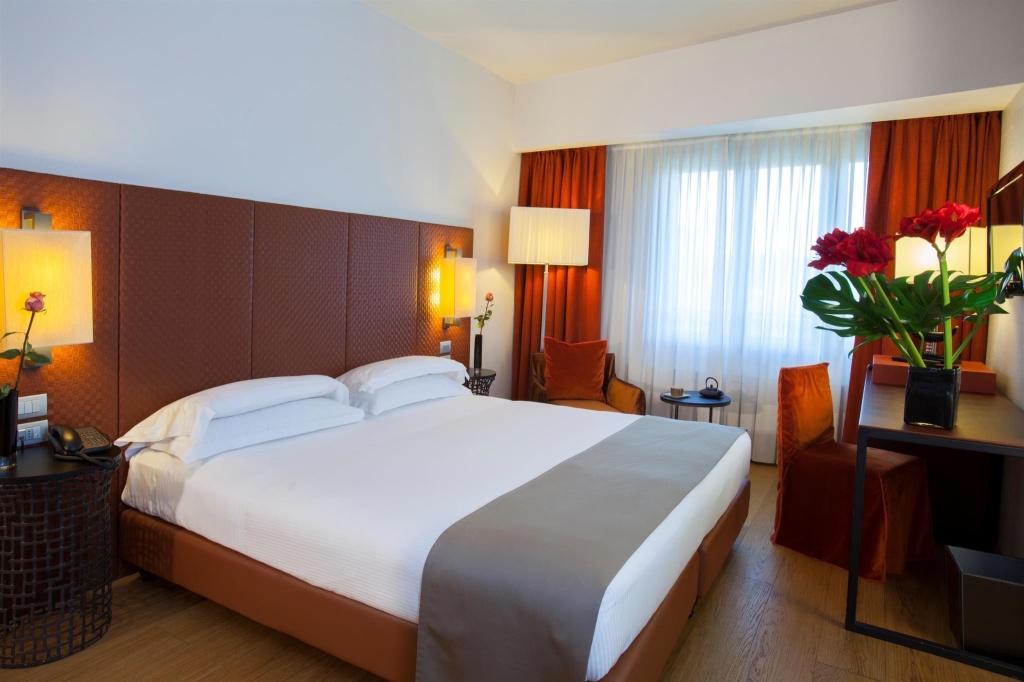 Starhotels Michelangelo Room Type - Superior Double room (full double bed) Starhotels Michelangelo Room Type - Superior Double room (full double bed)