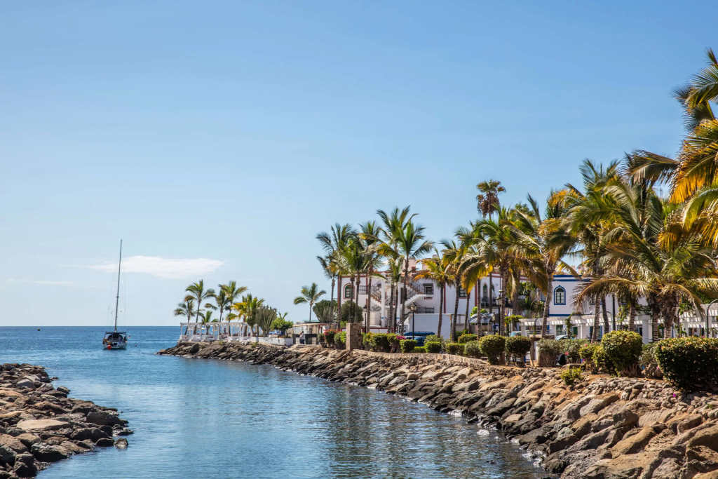 Beach & Waterfront