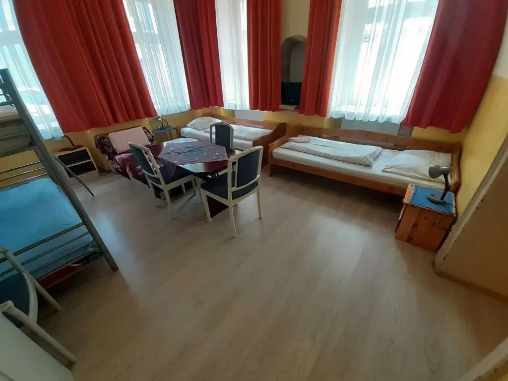 Economy room