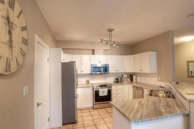 Sunset Waterfront Resort by Discover Kelowna Resort Accommodations - Chambres