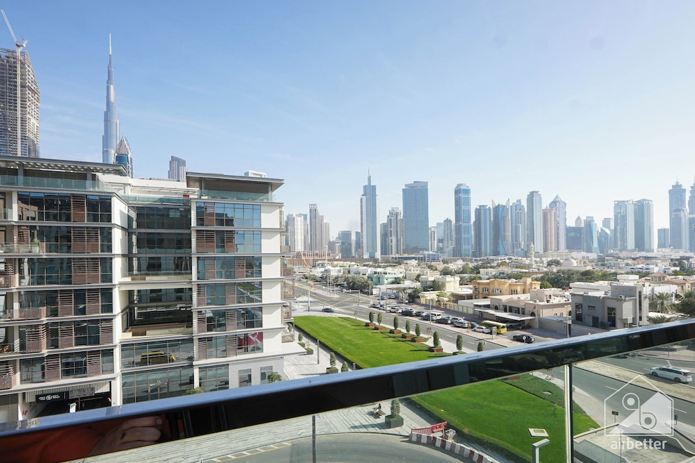 Stylish City Walk 2BR Apt Balcony Iconic Views
