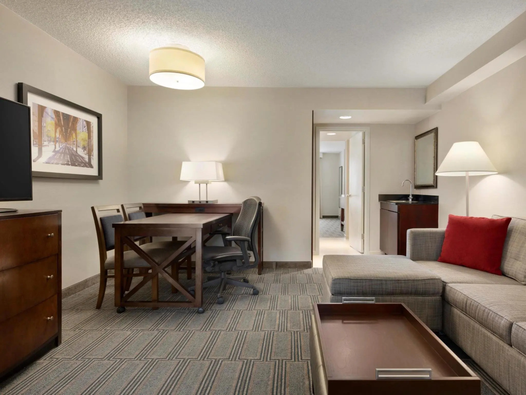 Embassy Suites by Hilton Chicago Lombard Oak Brook - Chambres