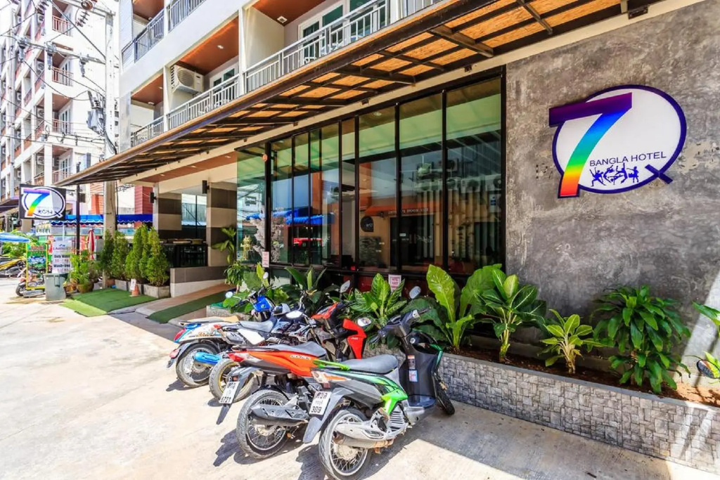 77 Bangla Hotel