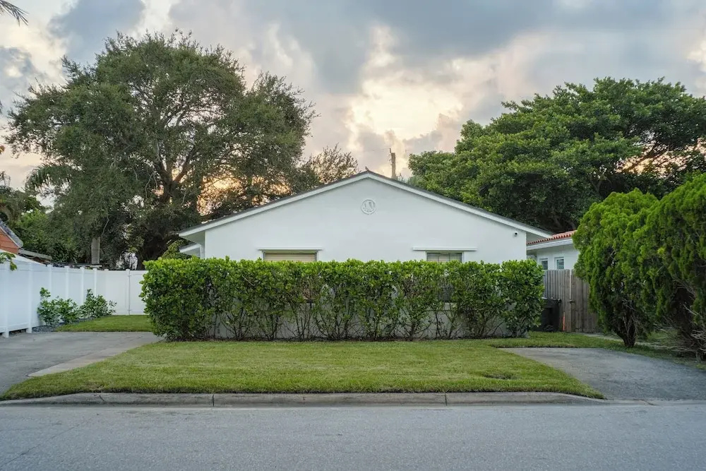 'the Peacock Bungalow' Near Fort Lauderdale Beach!