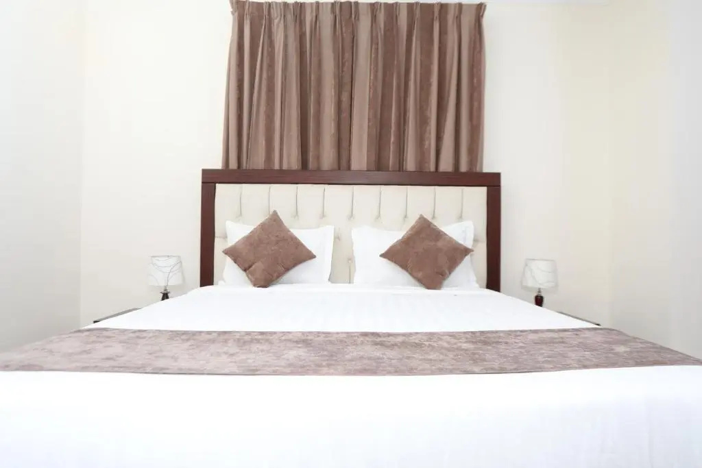 3 Bedrooms Apartment