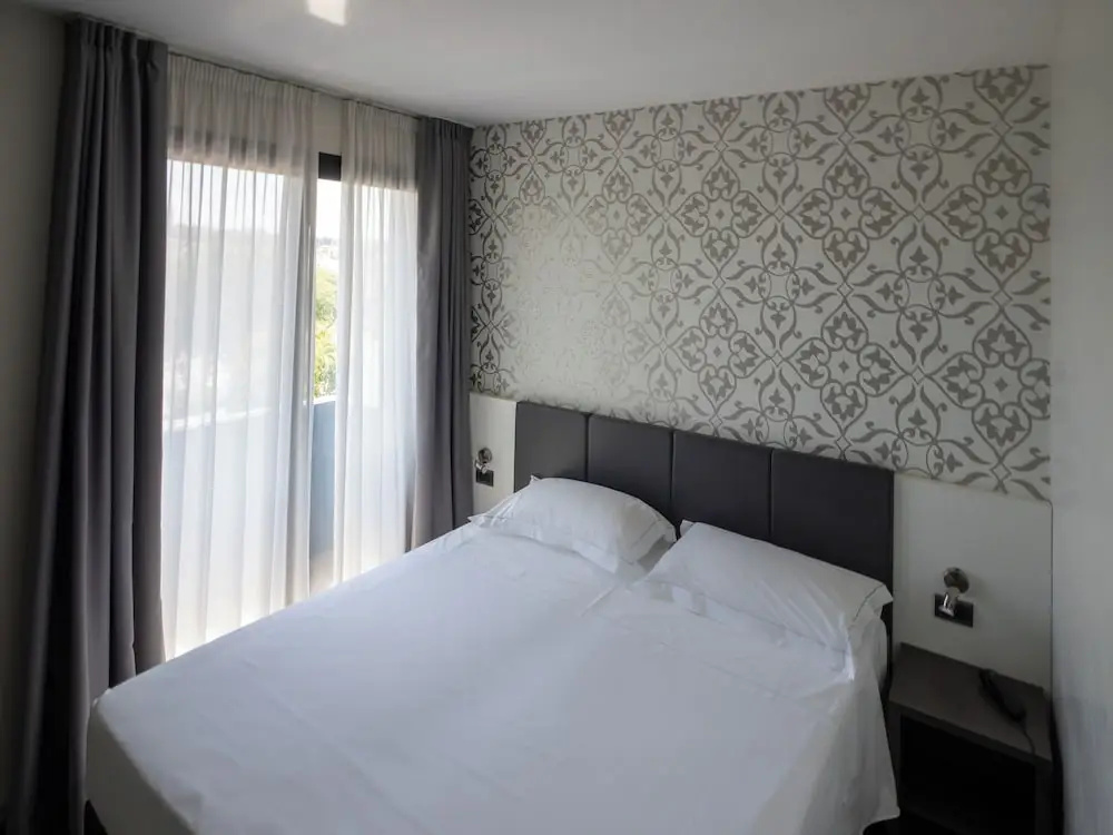 Superior Double room with balcony (full double bed)