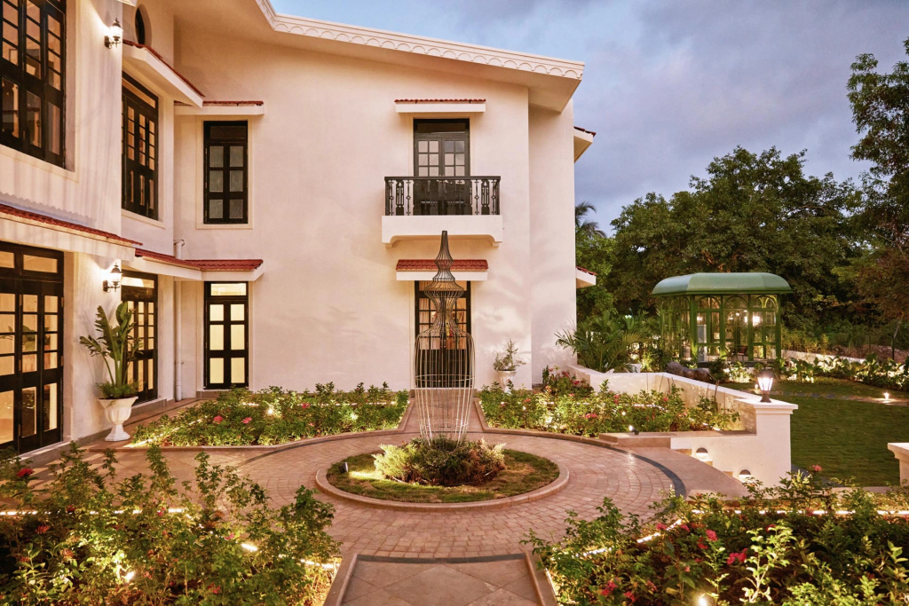 Estate De Frangipani