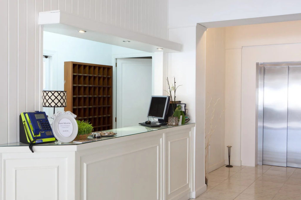 Lobby & Reception