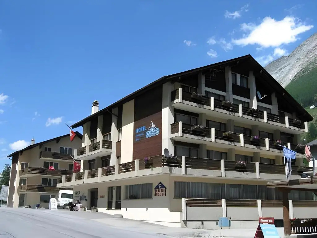 Hotel Mountime in Taesch