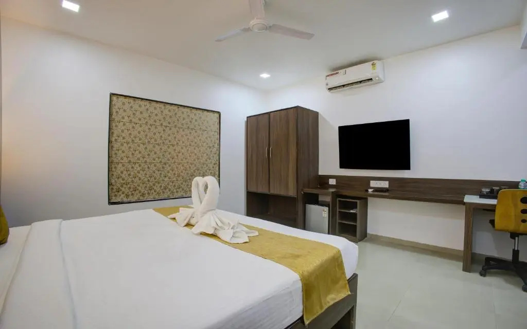 Magnus Aerith Studios, Executive Residences — 2