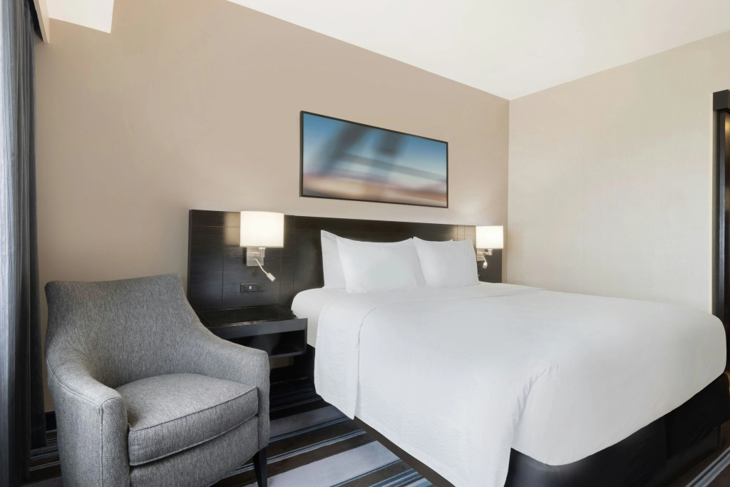 Отель Courtyard by Marriott New York JFK Airport в Нью-Йорке