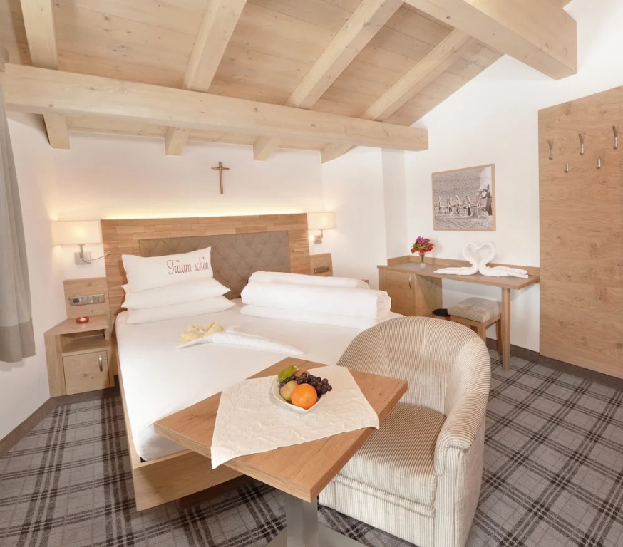 Deluxe Family room with balcony and with mountain view
