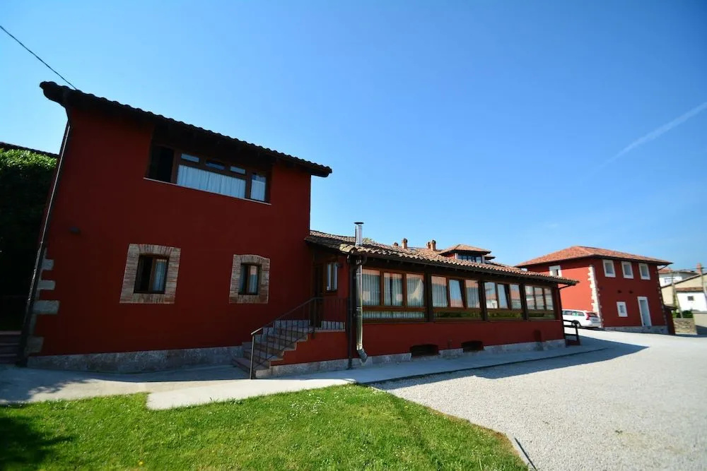 Hotel y Apartamentos El Camín