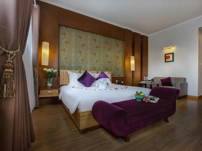 Executive room with city view