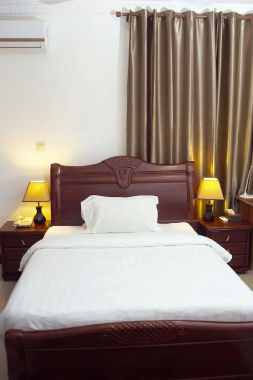 Kingsbridge Royale Hotel - Chambres