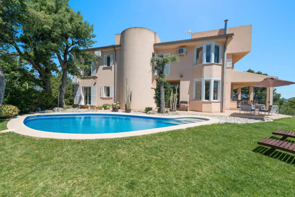 TALAIOT 25 - Villa with private pool in INCA. Free WiFi