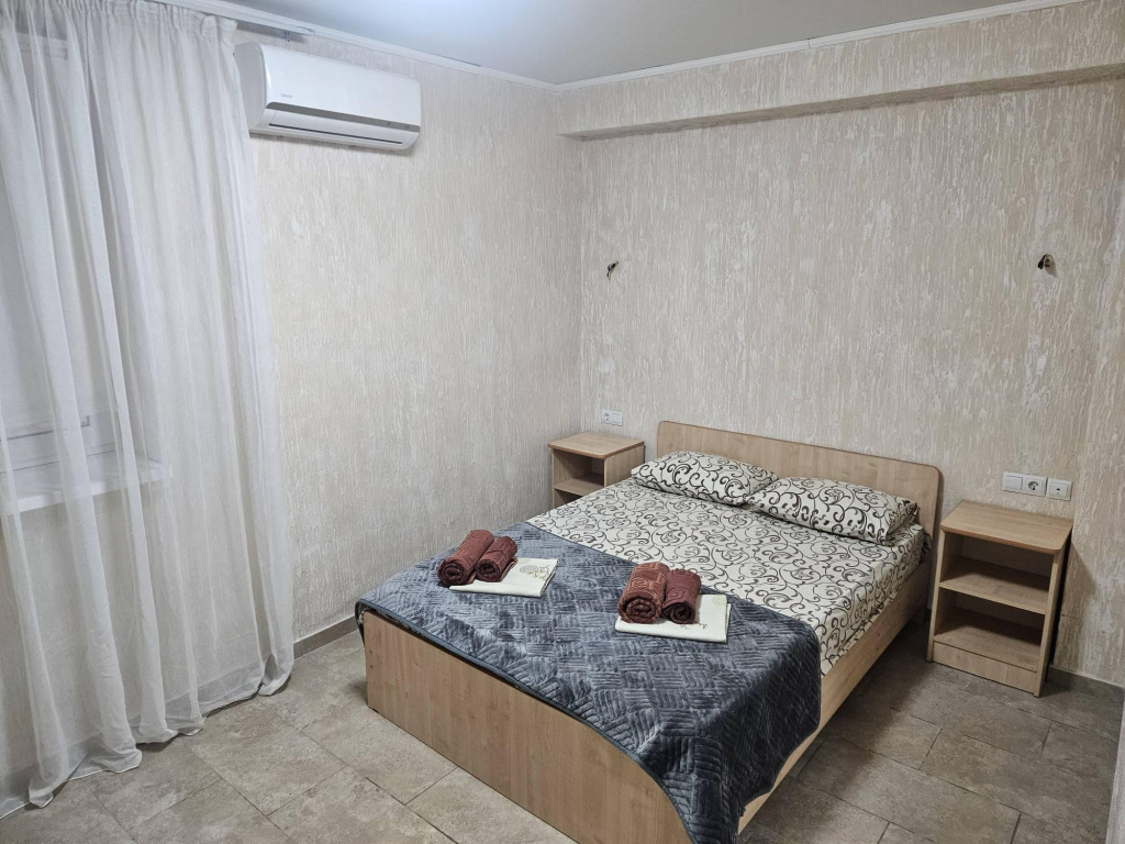 Standard Double room (full double bed)