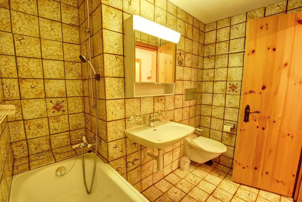 Photo of Aparthotel Chesa Munteratsch