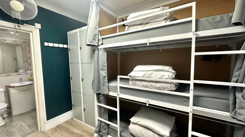 Отель Smart Hyde Park View - Hostel в Лондоне