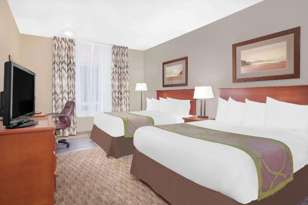 Quadruple Suite