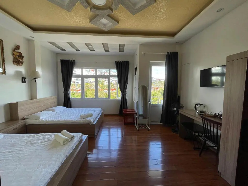 Standard Quadruple room with lake view
